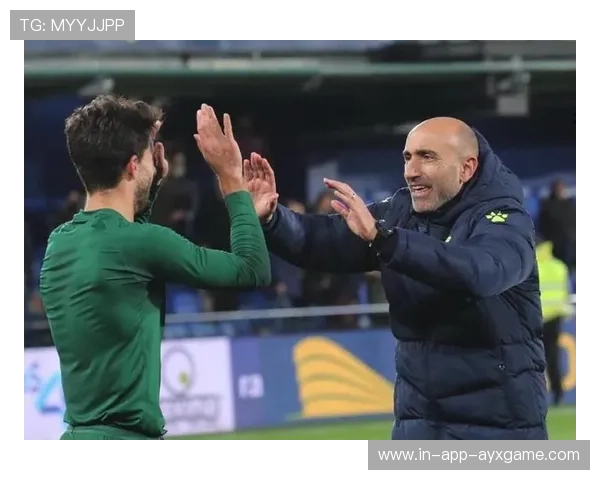 西班牙人首发与轮换猜想：战术布局的深度解析